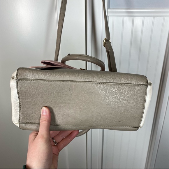 Betsy Johnson Bow Satchel with crossbody strap - Picture 4 of 9